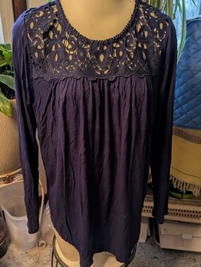 Cute Philosophy Navy Lace Yoke Rayon LS Back Button Loop Neck Smock Style Top Lg